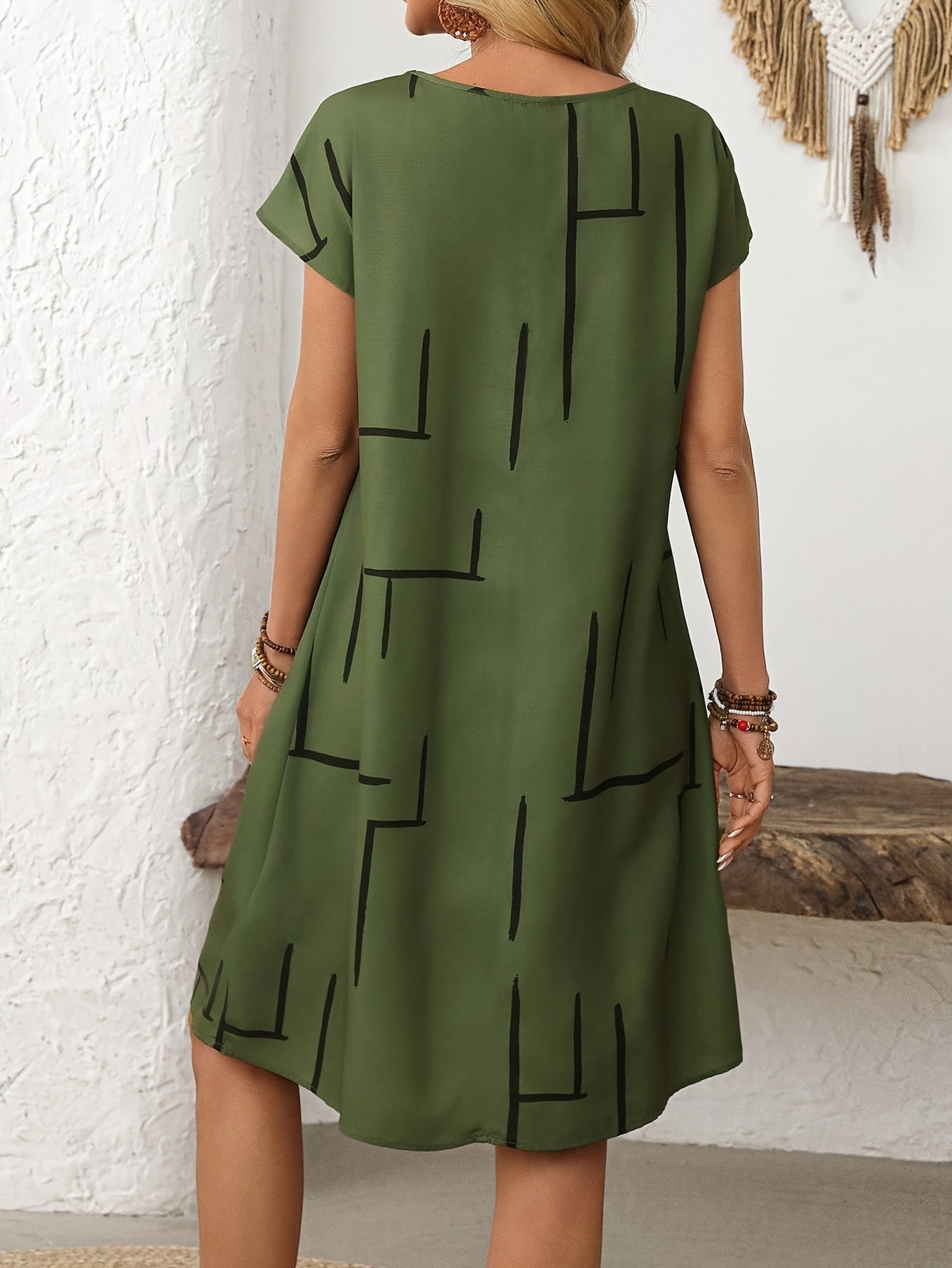 Vestido midi con mangas cortas y estampado de rayas – Verde