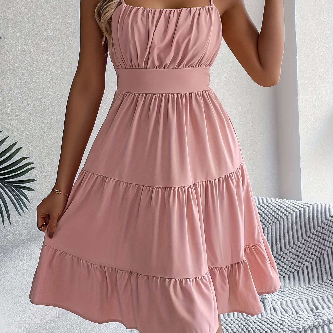 Vestido de tirantes casual y elegante con encaje decorativo