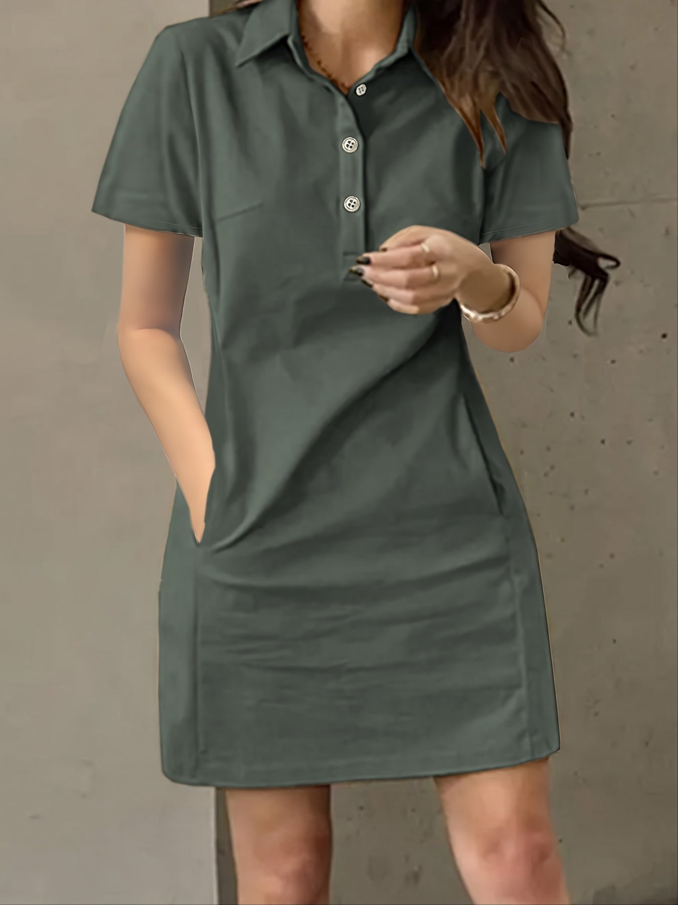 Vestido mini entallado para mujer con cuello – Verde oliva