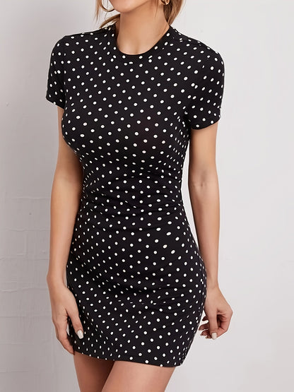 Vestido tipo camiseta negro de punto con lunares – sencillo y cómodo