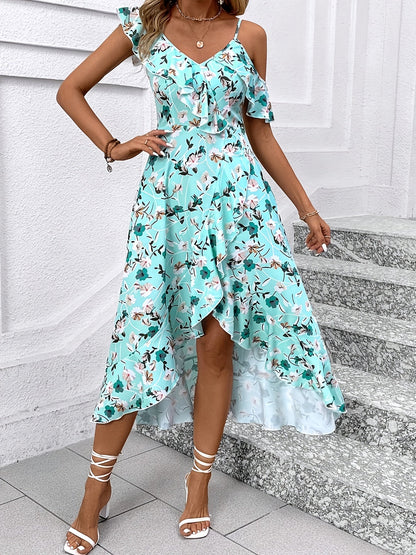 Vestido de verano ligero y a la moda con estampado floral y corte asimétrico