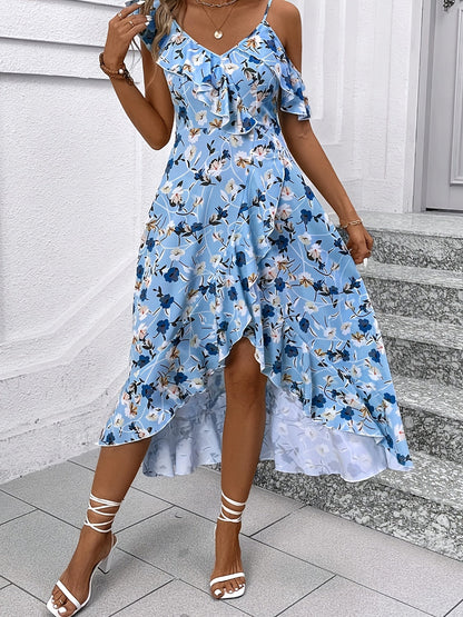 Vestido de verano ligero y a la moda con estampado floral y corte asimétrico