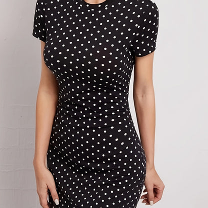 Vestido tipo camiseta negro de punto con lunares – sencillo y cómodo